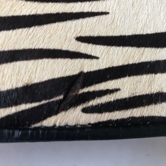 Animal fur print shoulder bag - Picture 7 of 16